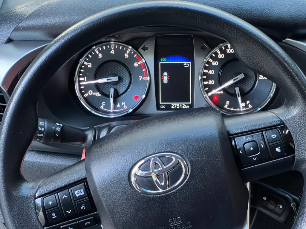 TOYOTA HILUX 2.7 GASOLINA 4X4 MT 2022  (15).webp
