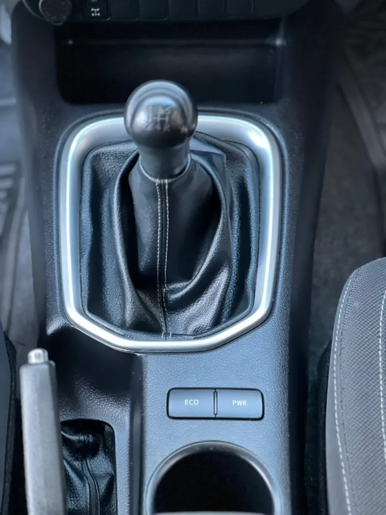 TOYOTA HILUX 2.7 GASOLINA 4X4 MT 2022  (21).webp