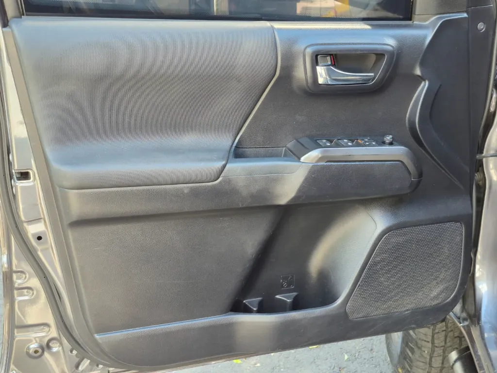 TOYOTA TACOMA AWD AUT 2021 BLINDAJ 2+ (11).webp