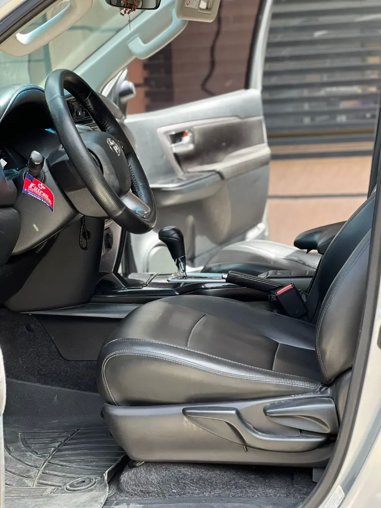 TOYOTA FORTUNER SR 2.4 DIÉSEL 2021 (22).webp