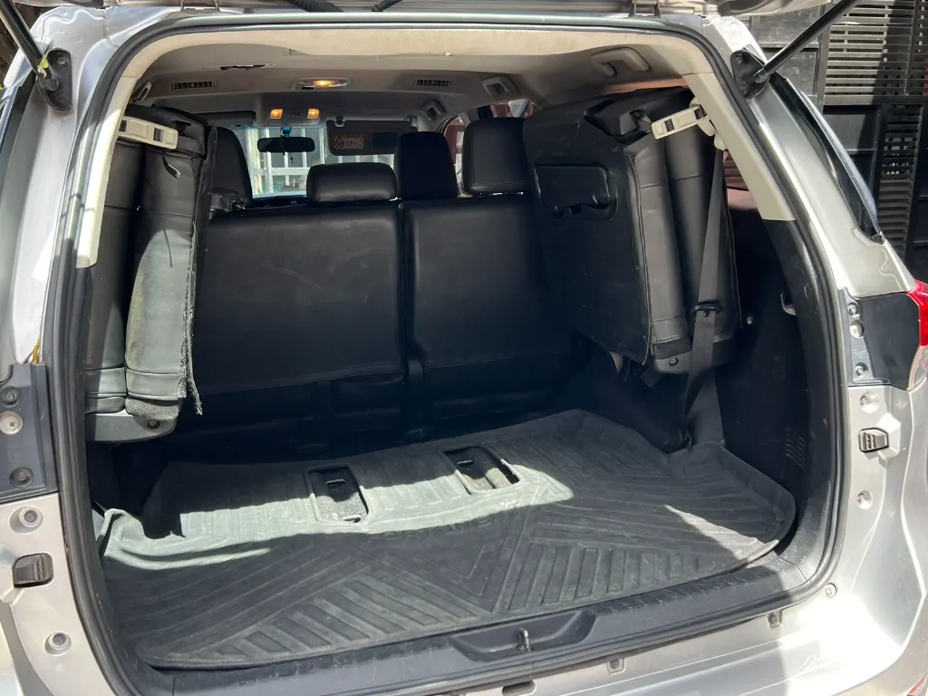 TOYOTA FORTUNER SR 2.4 DIÉSEL 2021 (10).webp