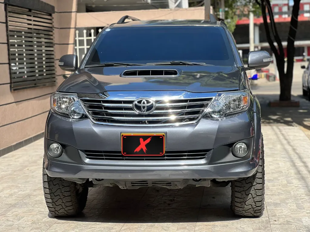 TOYOTA FORTUNER SRV 3.0 DIESEL 4X4 BLINDAJE 2+ 2014 (2).webp