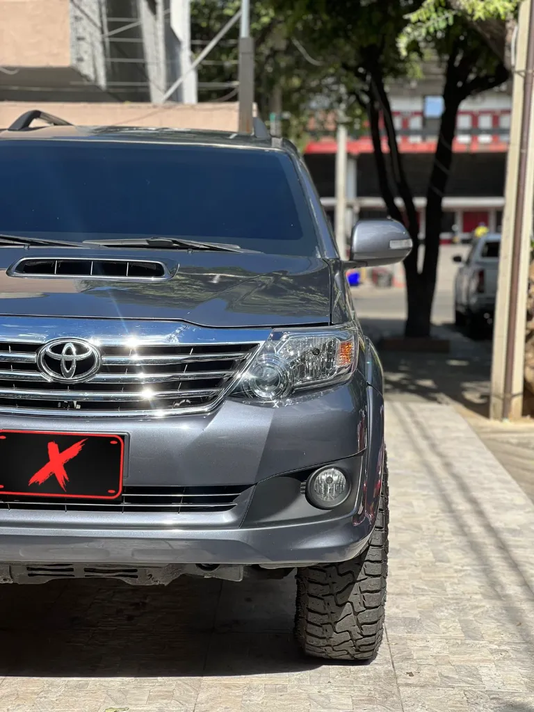 TOYOTA FORTUNER SRV 3.0 DIESEL 4X4 BLINDAJE 2+ 2014 (7).webp