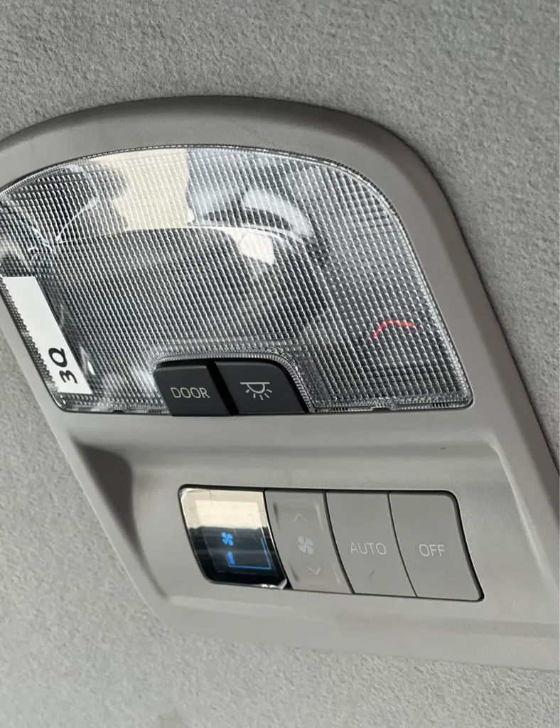 TOYOTA FORTUNER SRV 2.8 DIESEL 4X4 BLINDAJE 2+ 2024 (21).webp