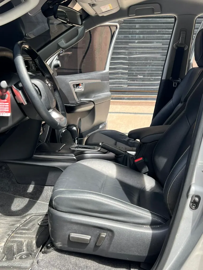 TOYOTA FORTUNER SRV 2.8 DIESEL 4X4 BLINDAJE 2+ 2024 (10).webp