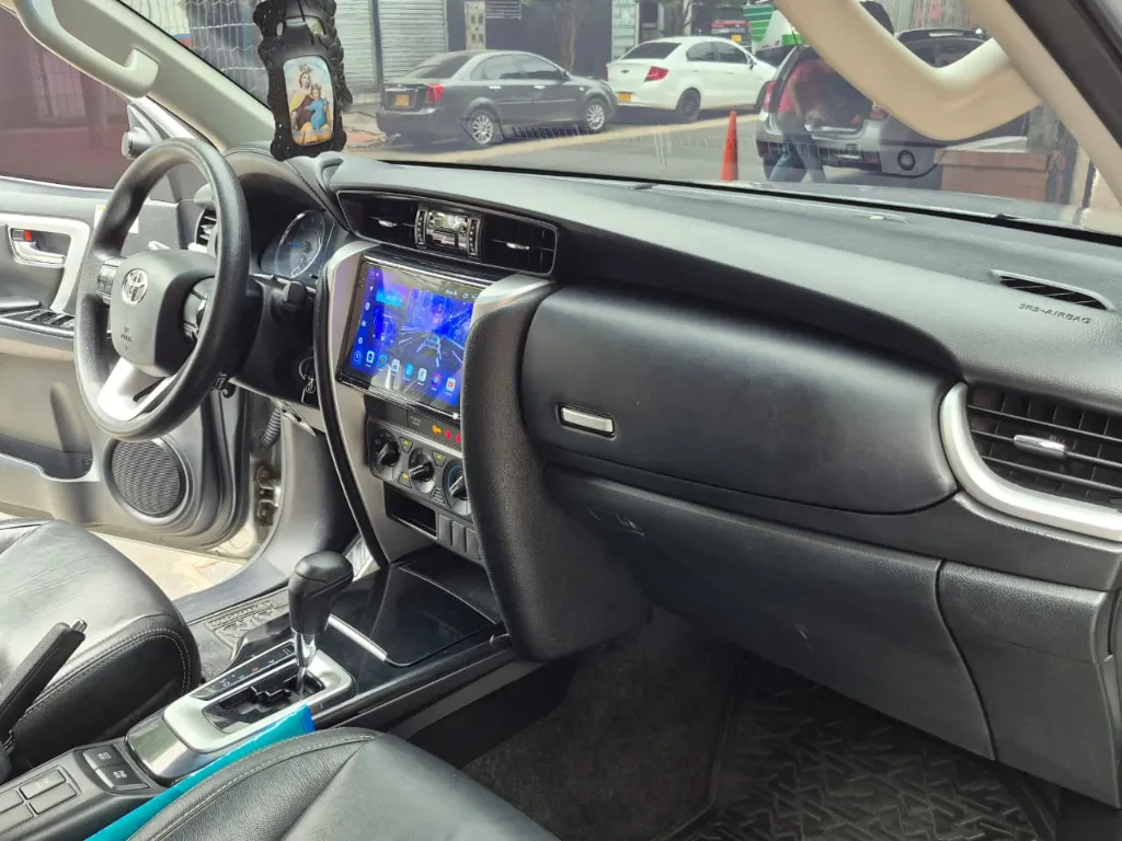 TOYOTA FORTUNER SW4 Diésel 2019 (9).webp