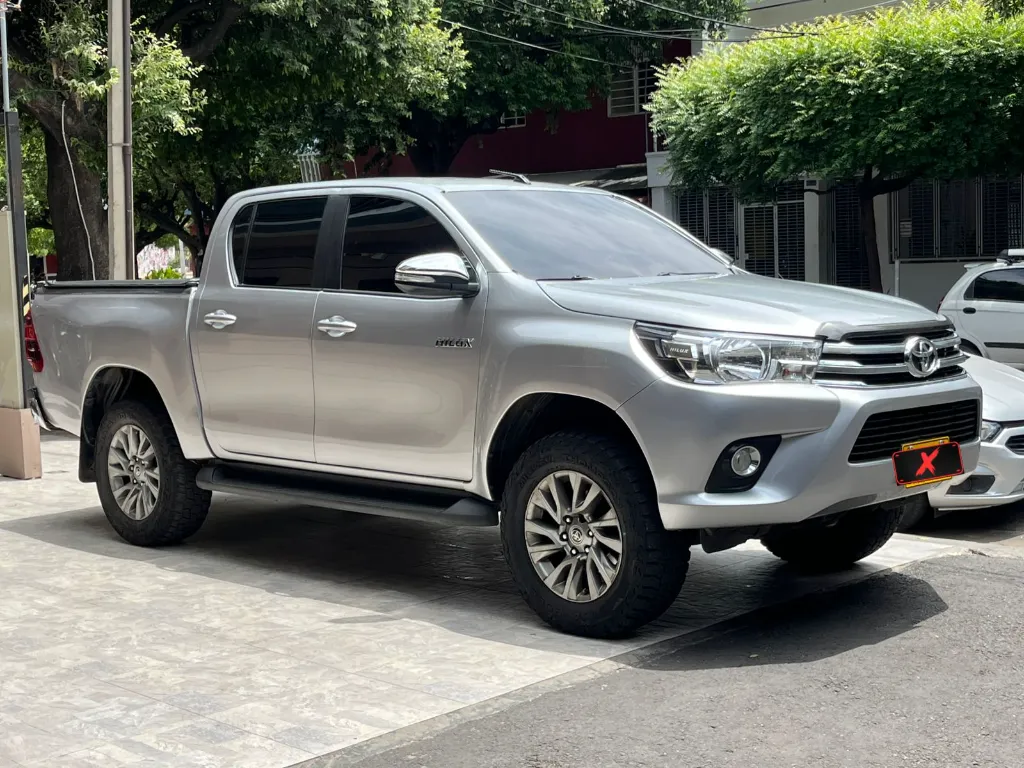 TOYOTA HILUX SRV DIESEL 2.8l 4X4 BLINDAJE 2 PLUS MOD 2018  (3).webp