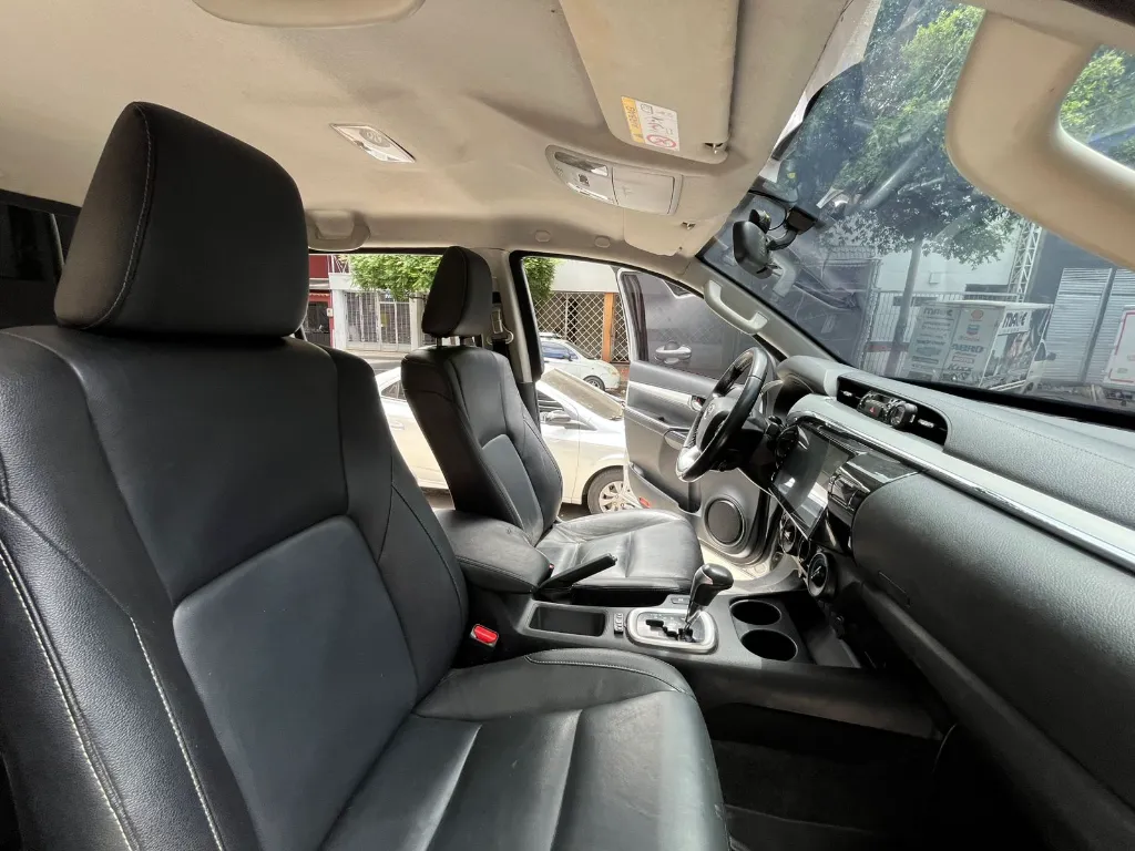 TOYOTA HILUX SRV DIESEL 2.8l 4X4 BLINDAJE 2 PLUS MOD 2018  (16).webp