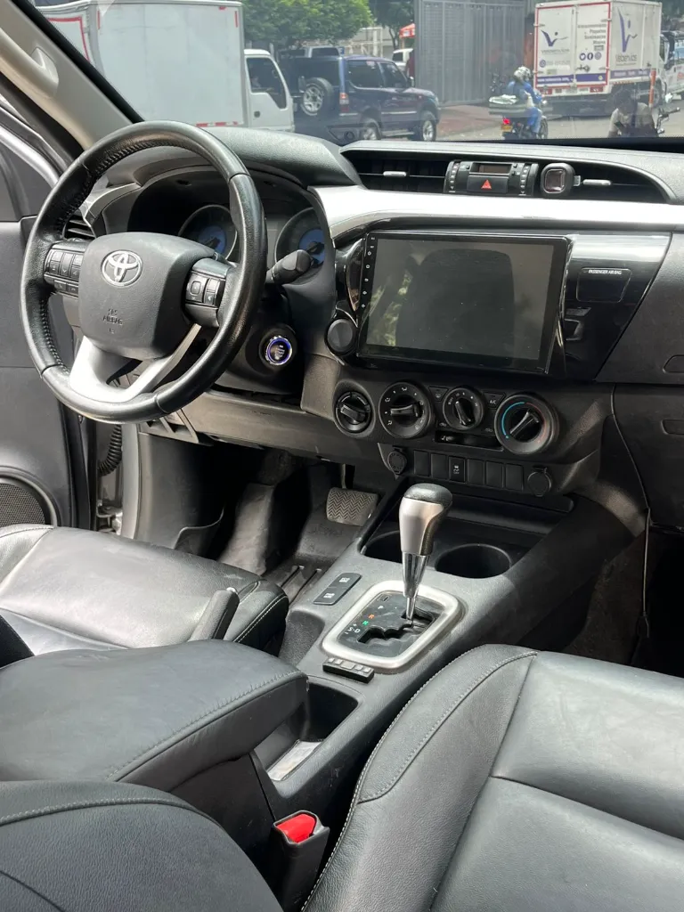 TOYOTA HILUX SRV DIESEL 2.8l 4X4 BLINDAJE 2 PLUS MOD 2018  (10).webp