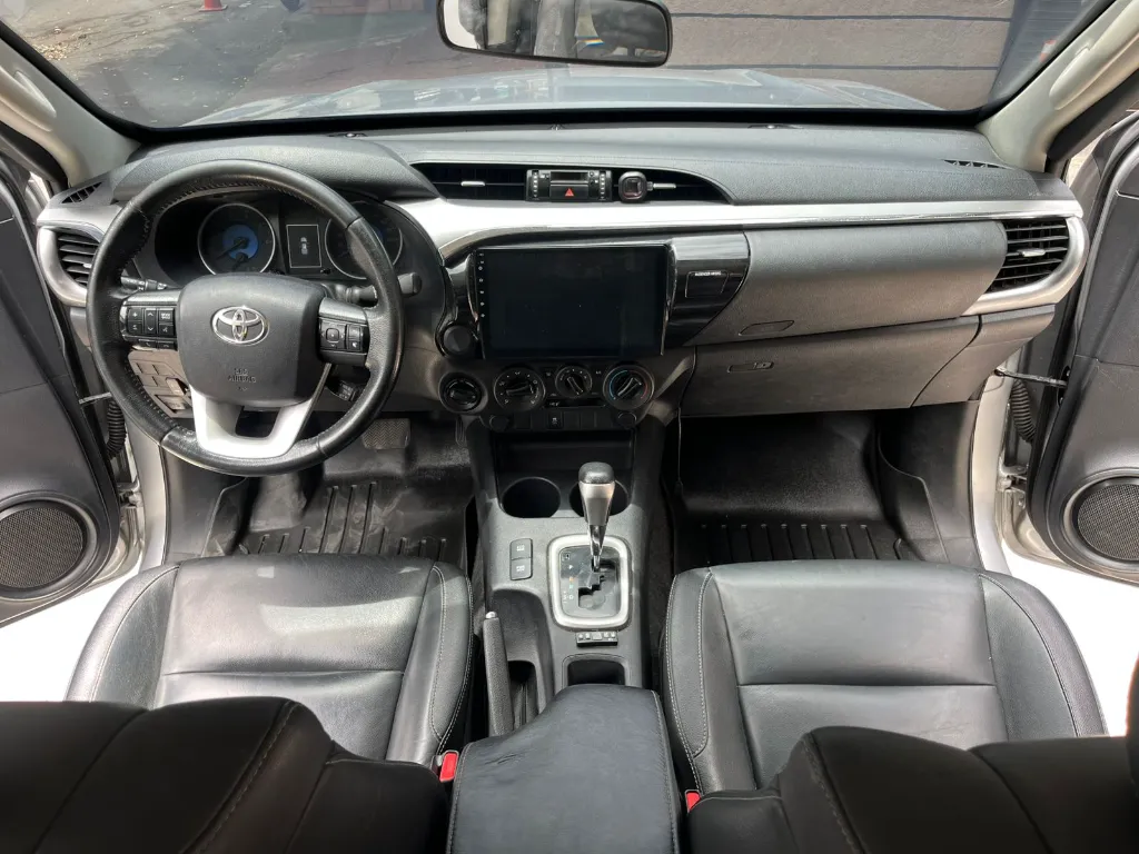 TOYOTA HILUX SRV DIESEL 2.8l 4X4 BLINDAJE 2 PLUS MOD 2018  (7).webp