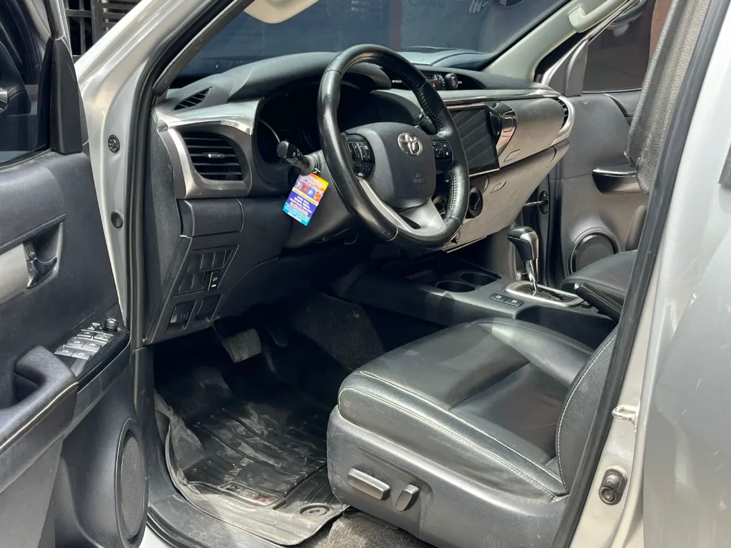 TOYOTA HILUX SRV DIESEL 2.8l 4X4 BLINDAJE 2 PLUS MOD 2018  (15).webp