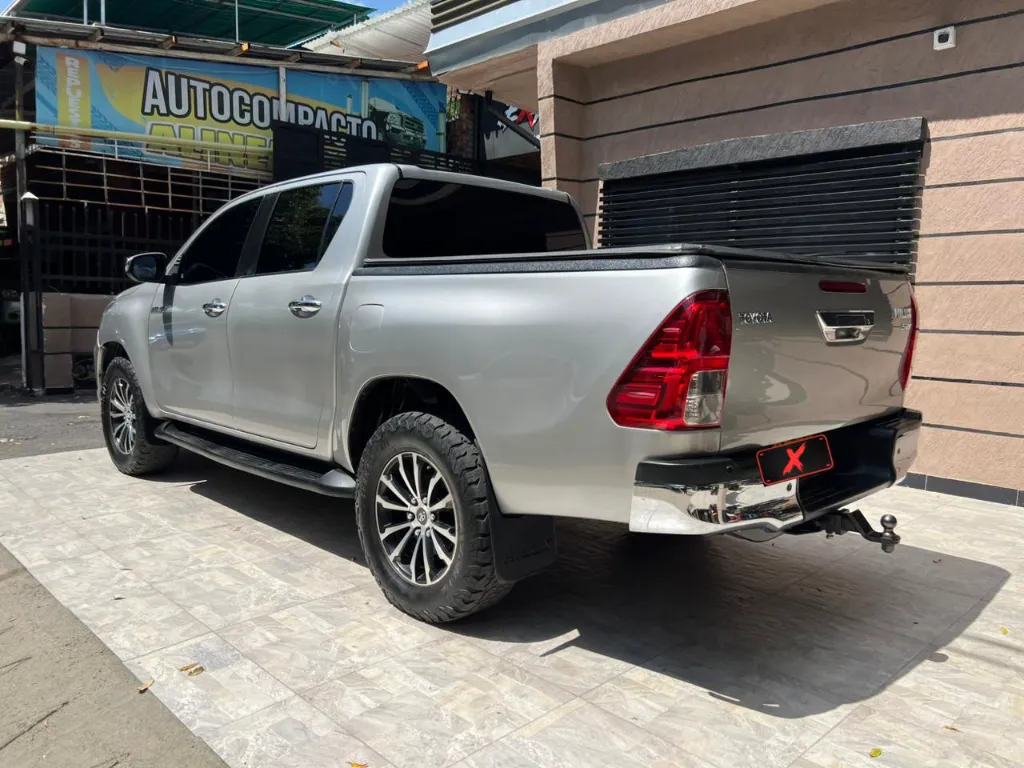 TOYOTA HILUX SRV 2.8 DIÉSEL 4X4 BLINDAJE 2+ 2020 publicar en $223.900 (5).webp