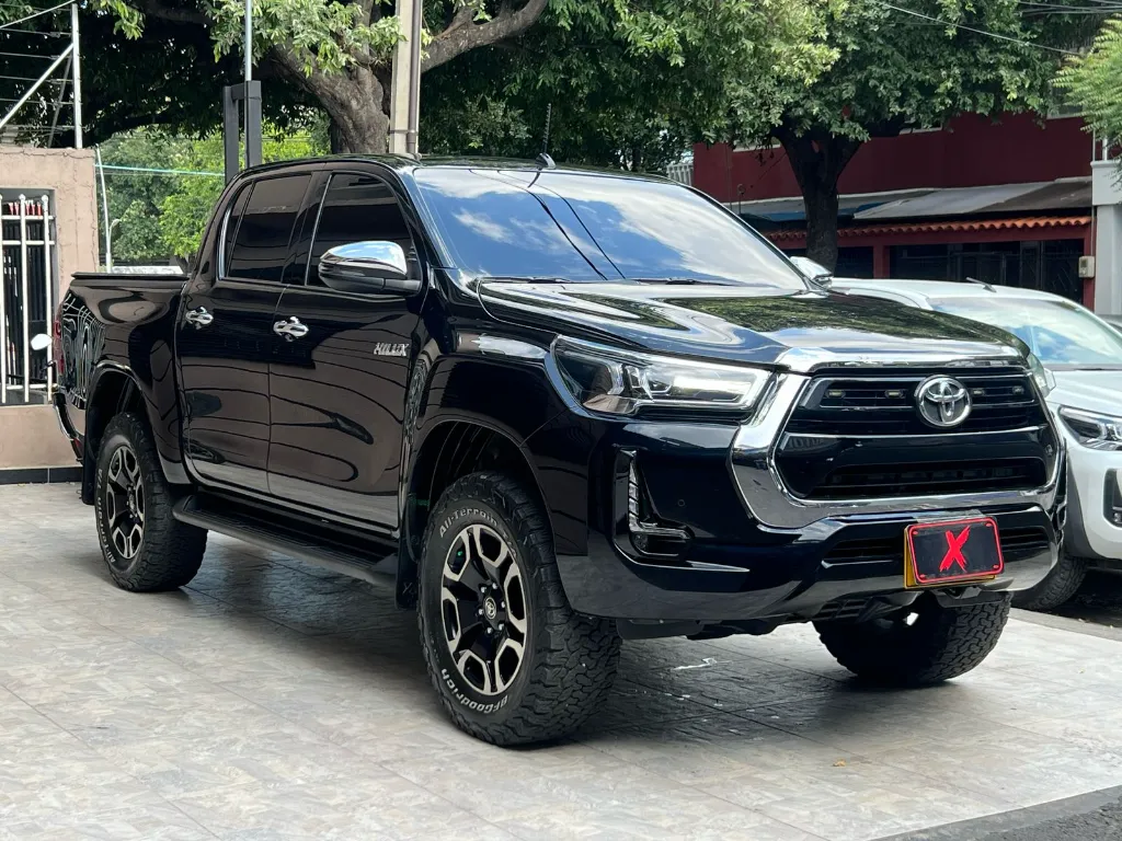 TOYOTA HILUX SRX 2.8 DIÉSEL AUT 4X4 2021 (3).webp