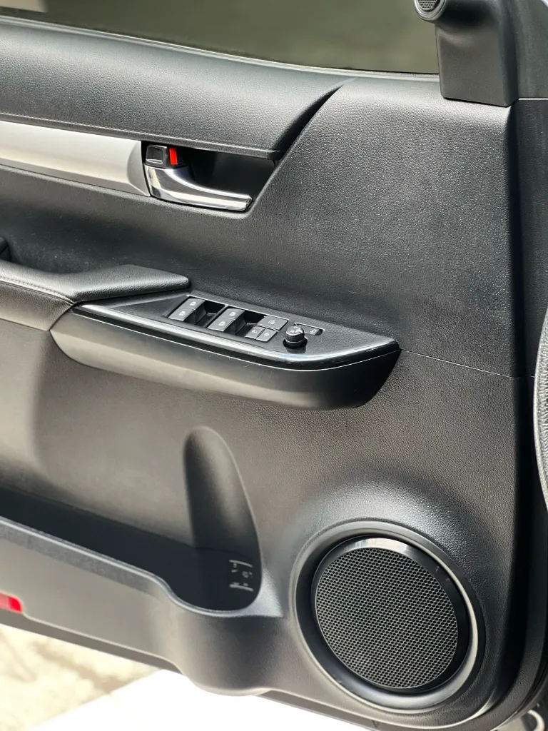 TOYOTA HILUX SRX 2.8 DIÉSEL AUT 4X4 2021 (16).webp