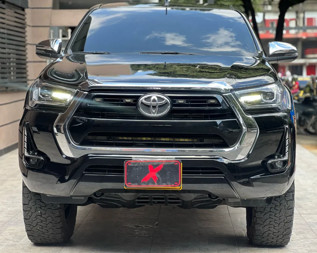 TOYOTA HILUX SRX 2.8 DIÉSEL AUT 4X4 2021 (2).webp