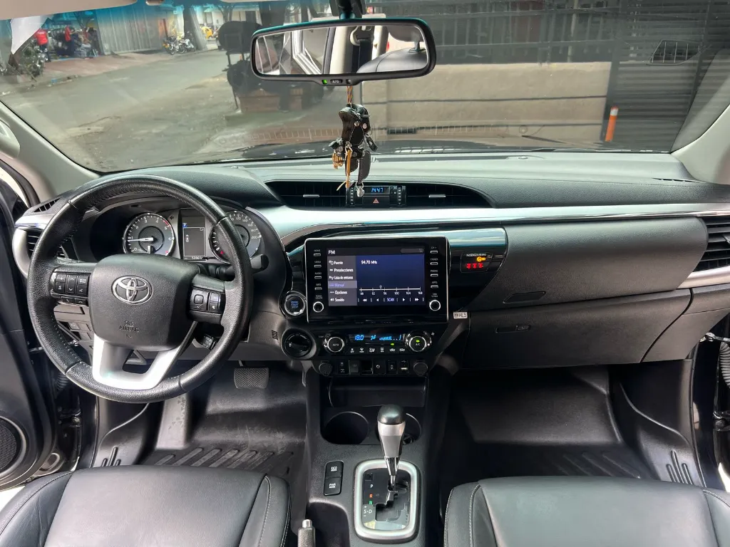 TOYOTA HILUX SRX 2.8 DIÉSEL AUT 4X4 2021 (17).webp