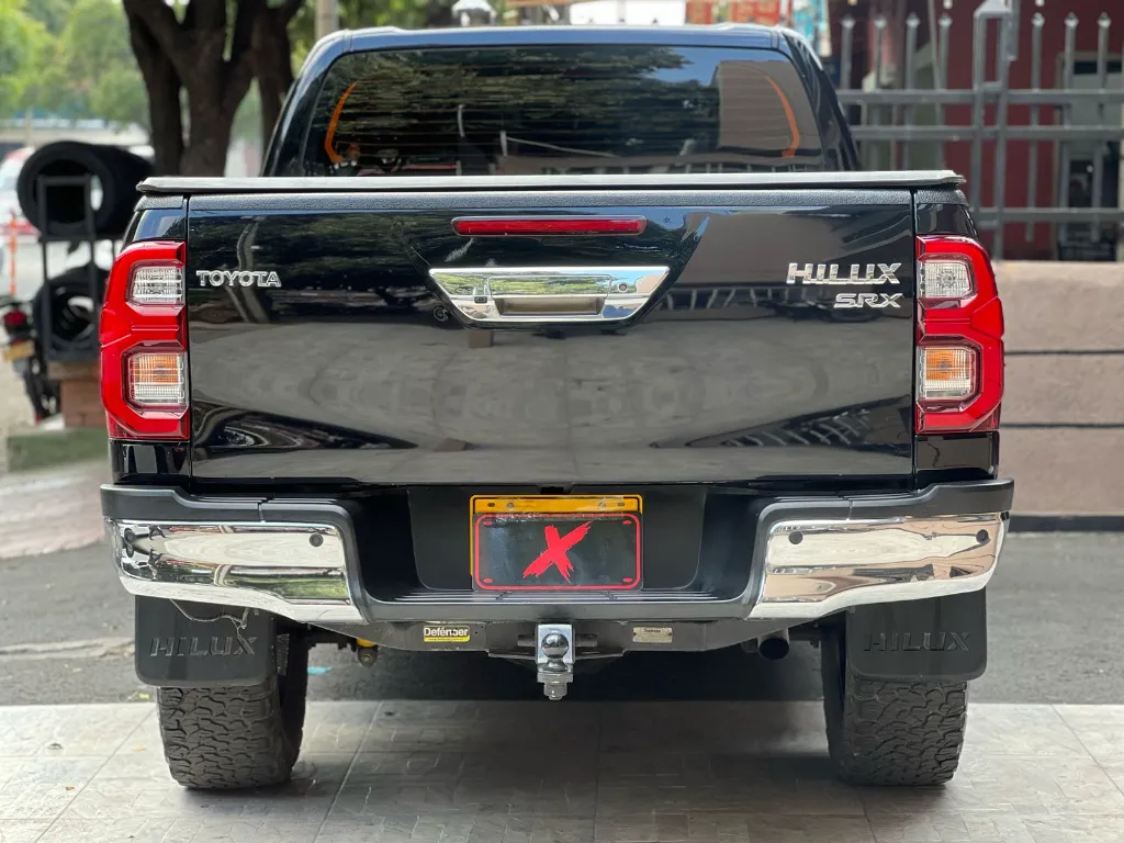 TOYOTA HILUX SRX 2.8 DIÉSEL AUT 4X4 2021 (5).webp