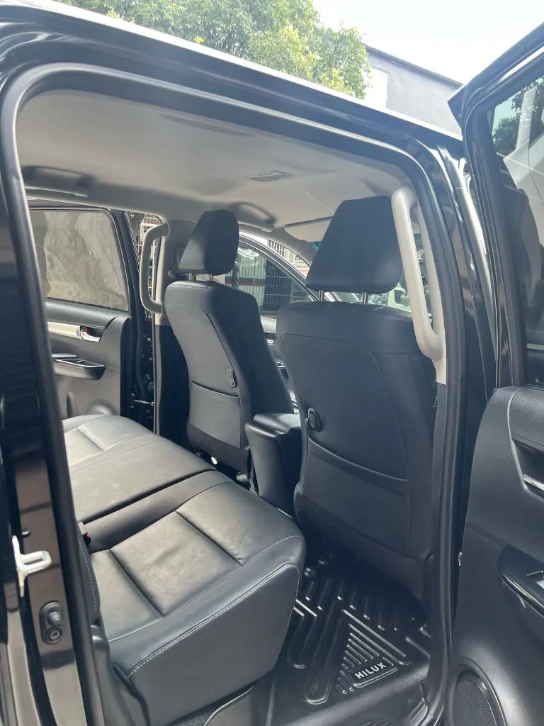 TOYOTA HILUX SRX 2.8 DIÉSEL AUT 4X4 2021 (23).webp