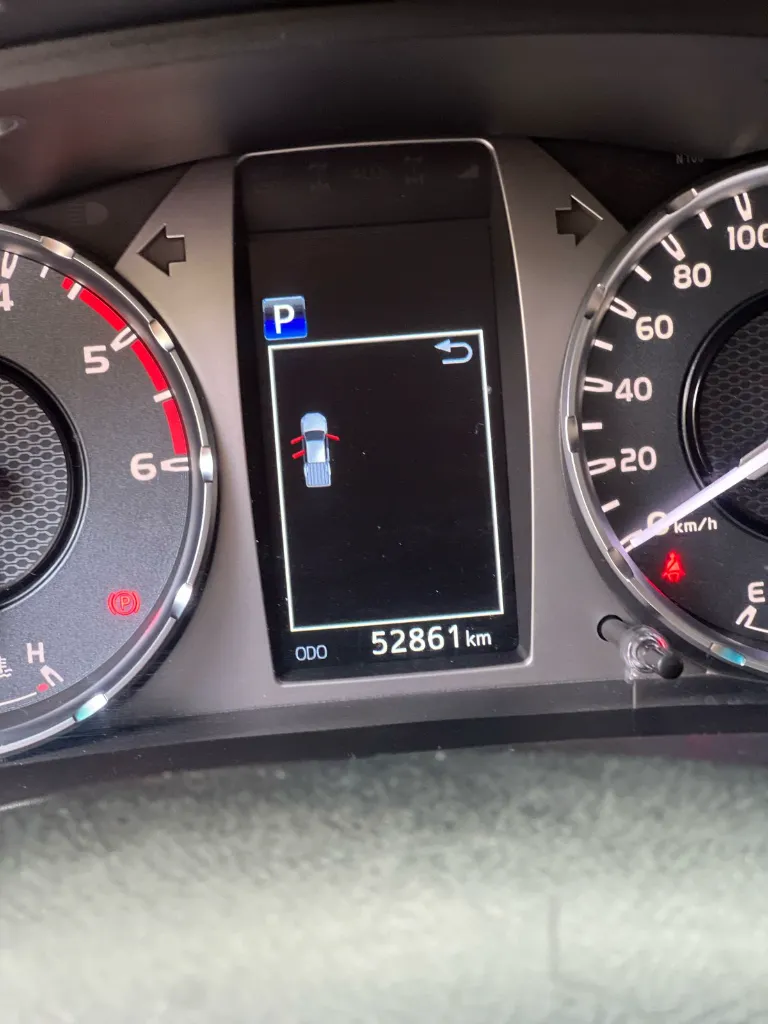 TOYOTA HILUX SRX 2.8 DIÉSEL AUT 4X4 2021 (19).webp