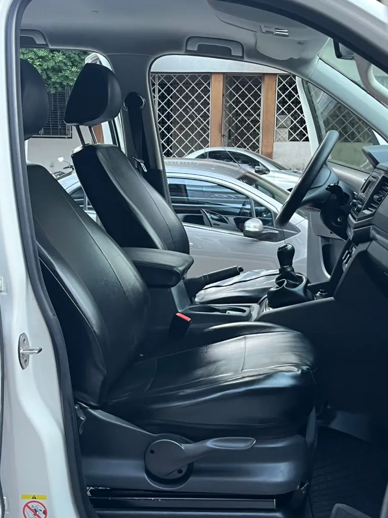 VOLKSWAGEN AMAROK TRENDLINE DIESEL 2.0l MT 4X4 MOD 2021 (13).webp