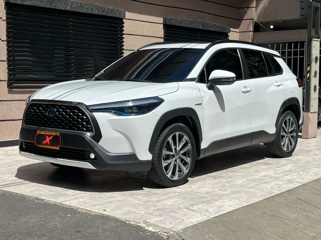 TOYOTA COROLLA CROSS SEG HYBRID MOD 2023 (1).webp