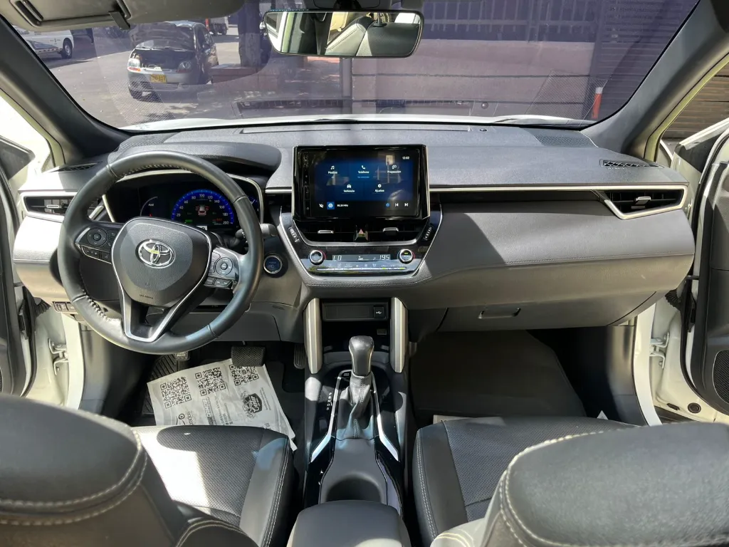 TOYOTA COROLLA CROSS SEG HYBRID MOD 2023 (9).webp