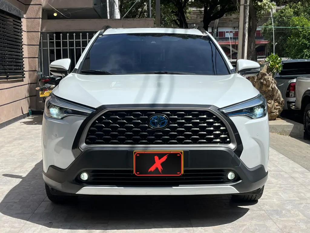 TOYOTA COROLLA CROSS SEG HYBRID MOD 2023 (2).webp