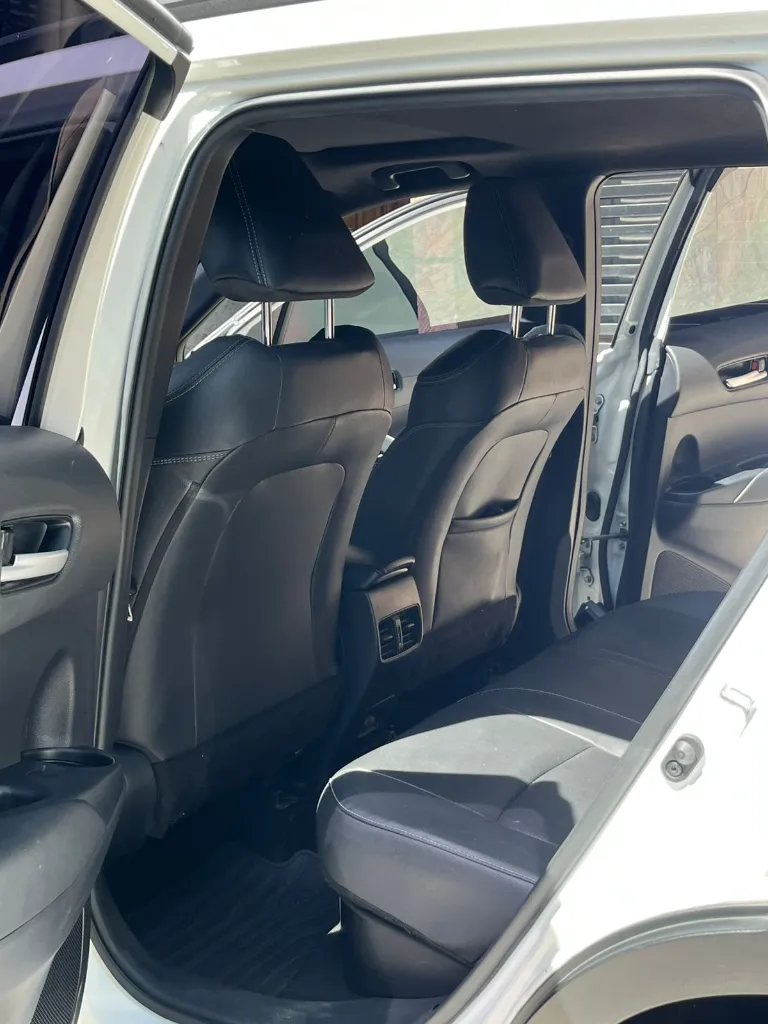 TOYOTA COROLLA CROSS SEG HYBRID MOD 2023 (17).webp