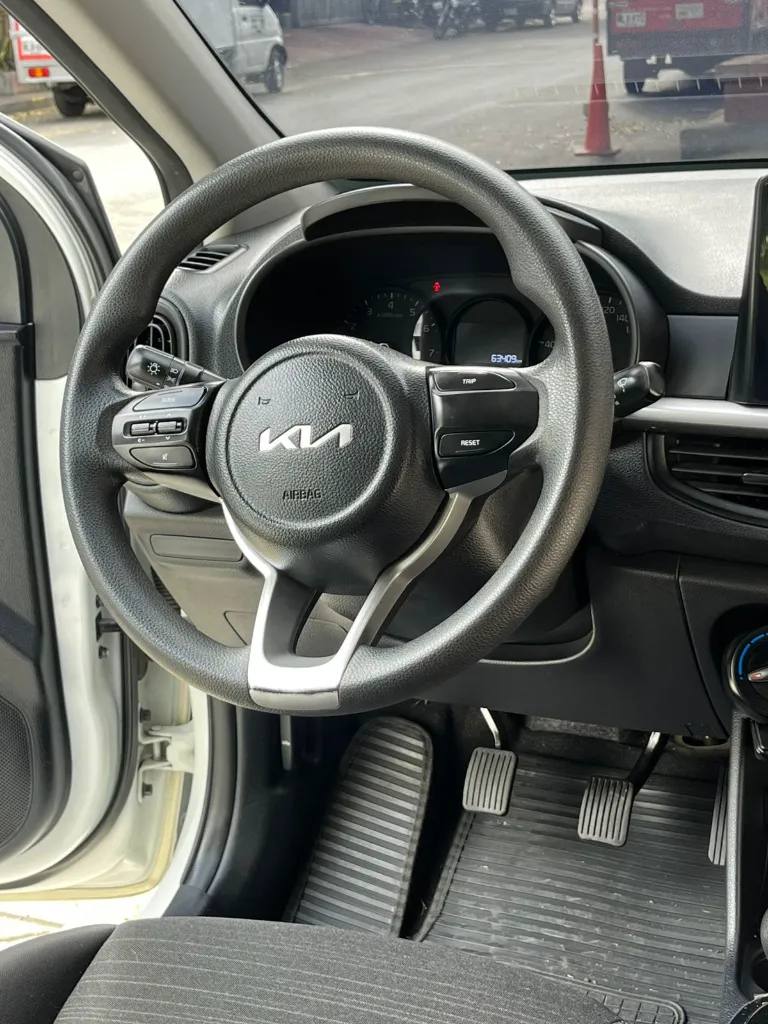 KIA PICANTO VIBRANT MEC 2023 (8).webp