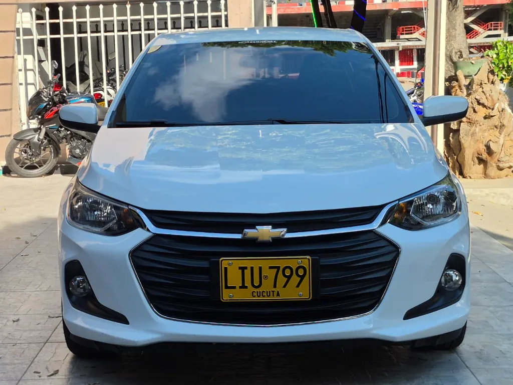 CHEVROLET ONIX TURBO LTZ 2023 AUTOMÁTICO (2).webp