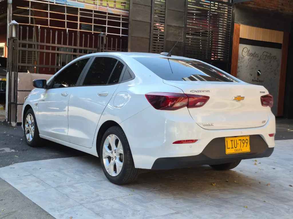 CHEVROLET ONIX TURBO LTZ 2023 AUTOMÁTICO (4).webp