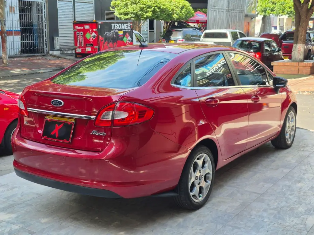 Ford Fiesta SE 2012 MT (3).webp