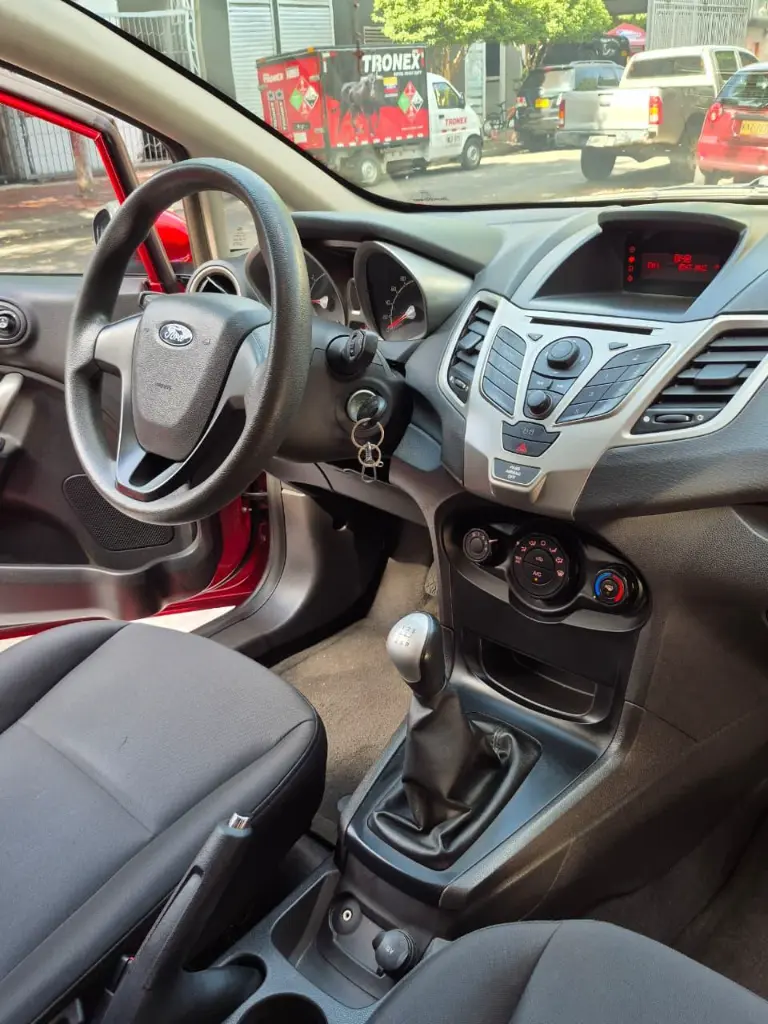 Ford Fiesta SE 2012 MT (18).webp