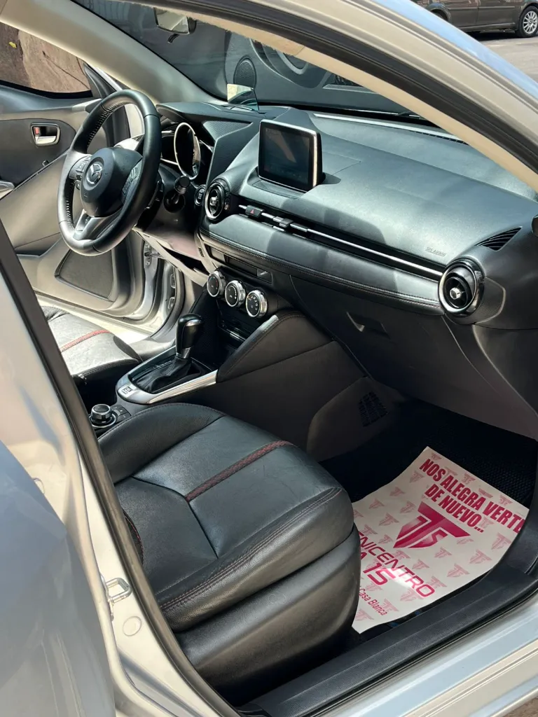 MAZDA 2 GRAND TOURING AUT 2017 (14).webp