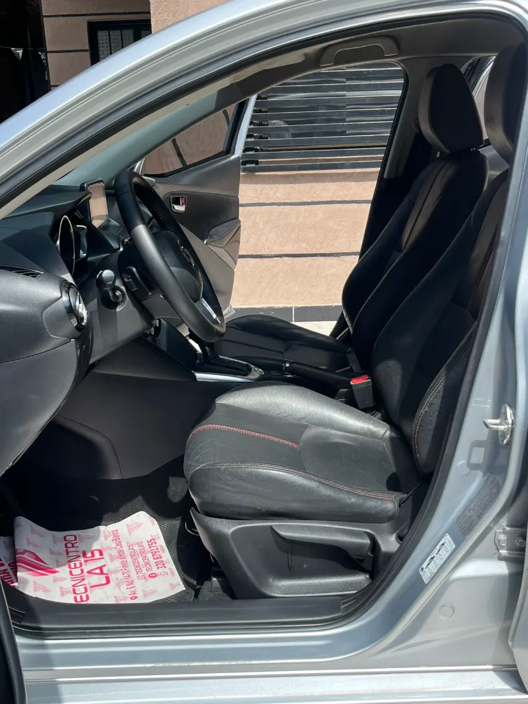 MAZDA 2 GRAND TOURING AUT 2017 (9).webp