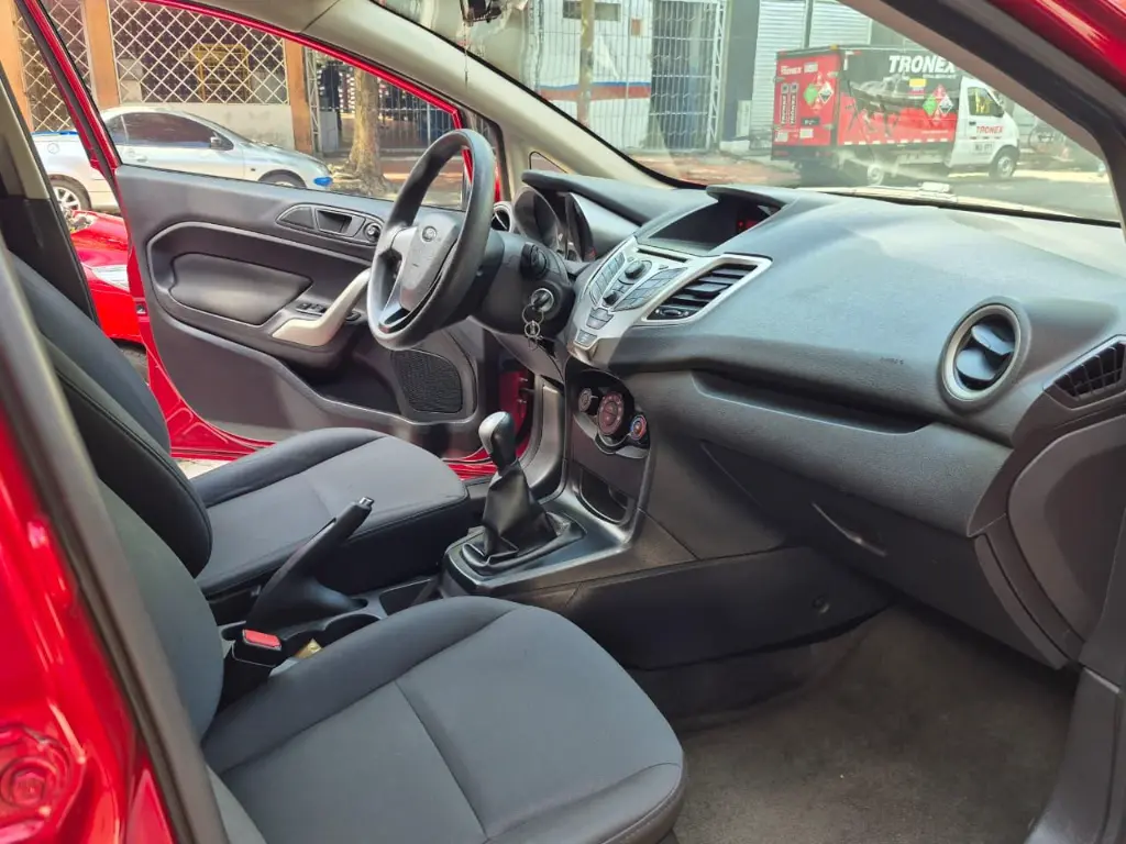 Ford Fiesta SE 2012 MT (14).webp