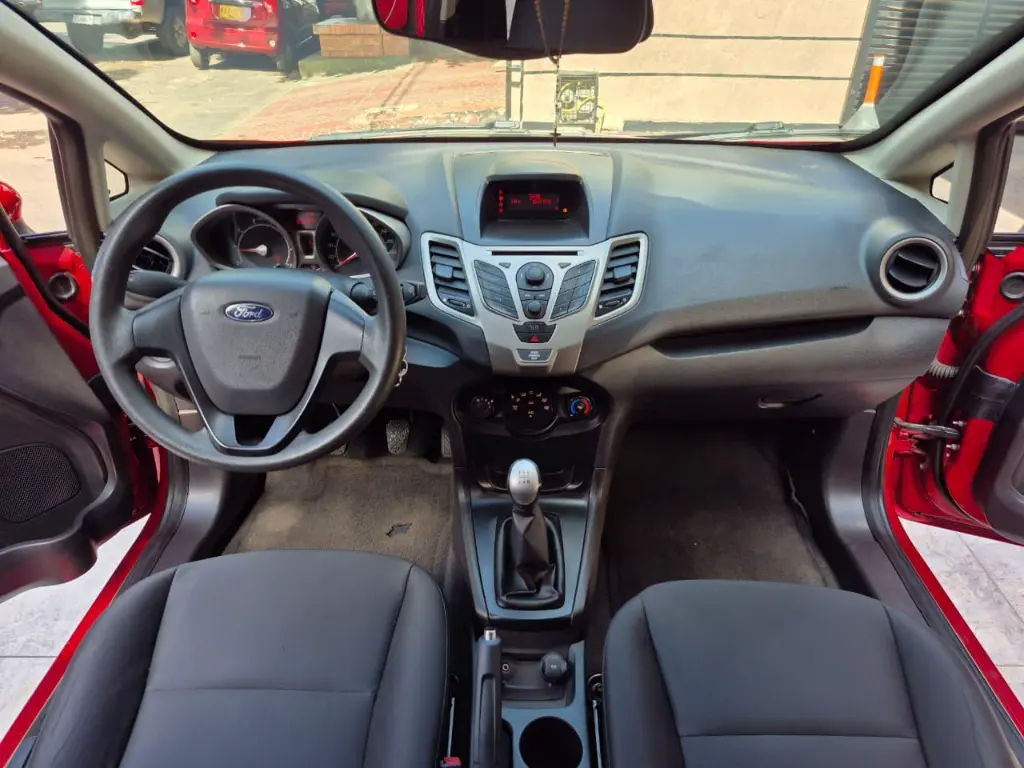 Ford Fiesta SE 2012 MT (17).webp