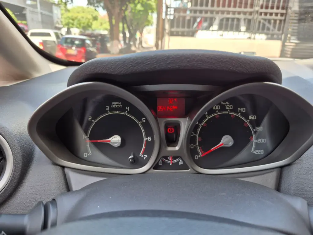 Ford Fiesta SE 2012 MT (19).webp