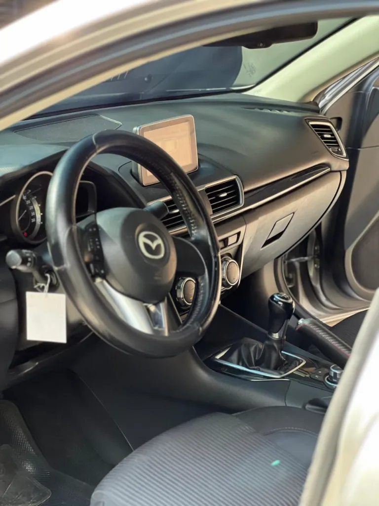 MAZDA 3 TOURING 2.0 MT 2017 (9).webp