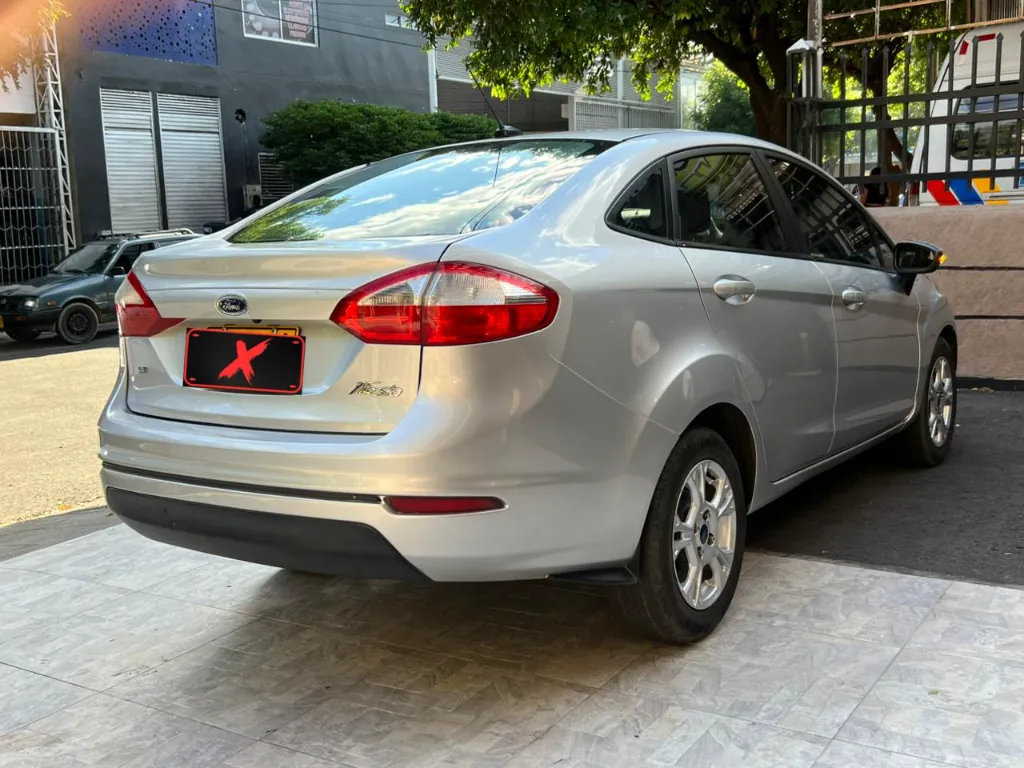 FORD FIESTA SE SEDAN MT 2016 (6).webp