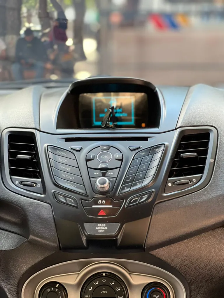 FORD FIESTA SE SEDAN MT 2016 (15).webp