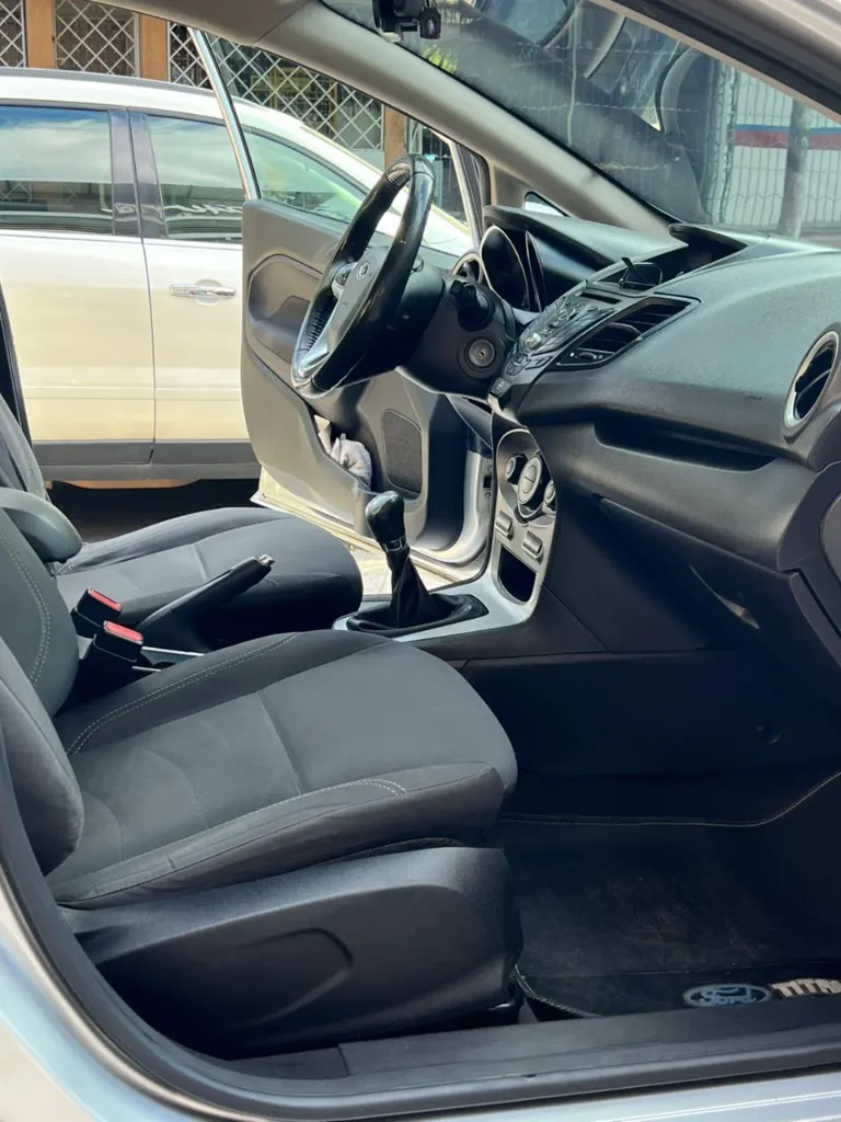 FORD FIESTA SE SEDAN MT 2016 (12).webp