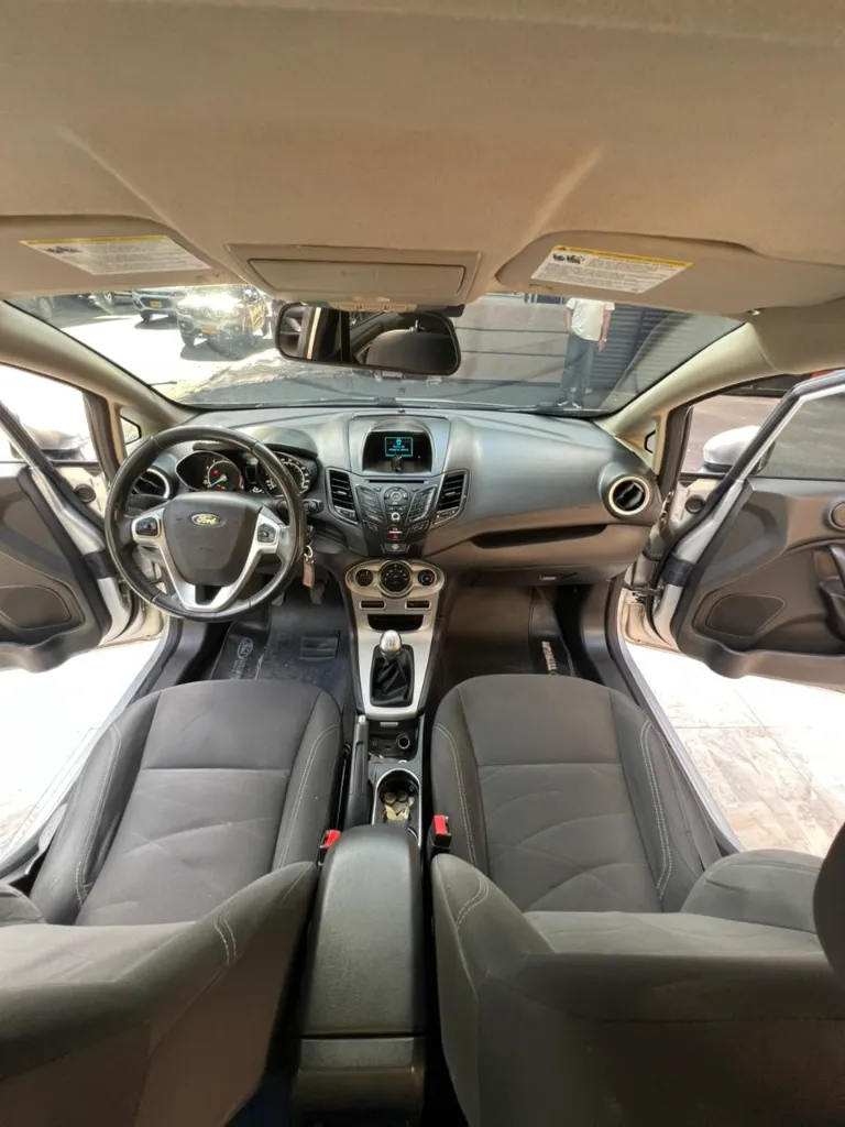 FORD FIESTA SE SEDAN MT 2016 (18).webp