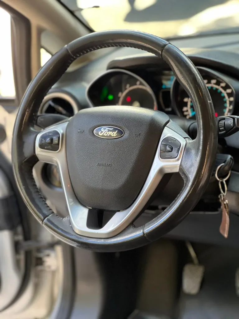 FORD FIESTA SE SEDAN MT 2016 (14).webp