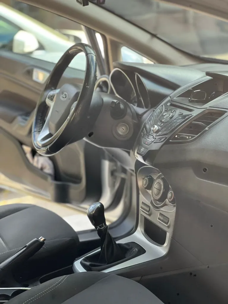 FORD FIESTA SE SEDAN MT 2016 (13).webp