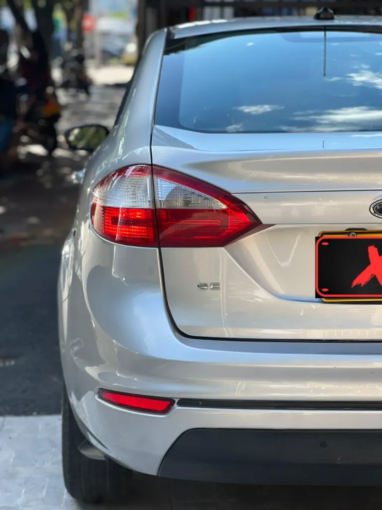 FORD FIESTA SE SEDAN MT 2016 (8).webp