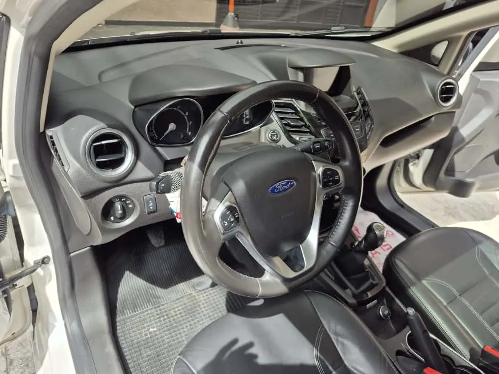 FORD FIESTA TITANIUM HATCHBACK MT 2016  (14).webp