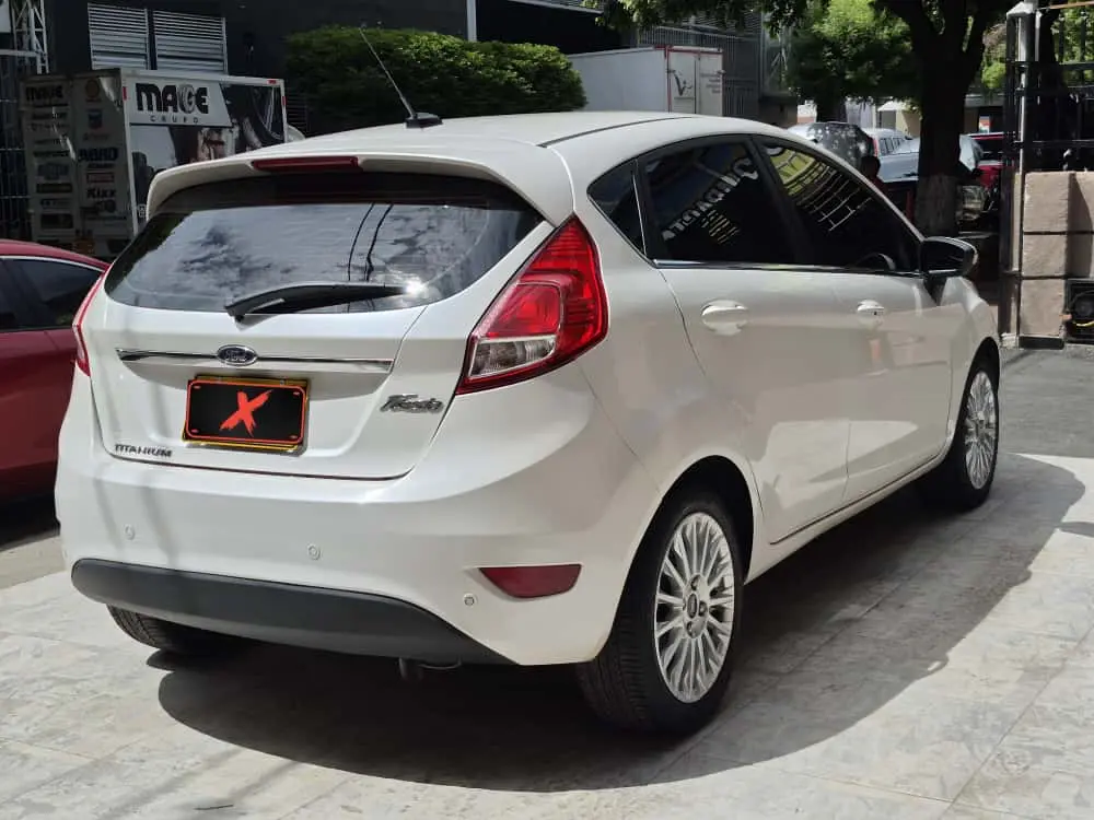 FORD FIESTA TITANIUM HATCHBACK MT 2016  (6).webp