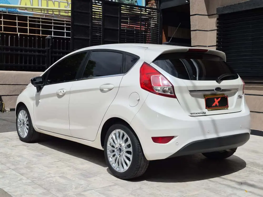 FORD FIESTA TITANIUM HATCHBACK MT 2016  (4).webp