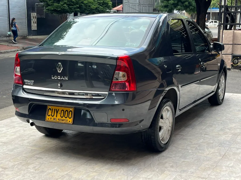 RENAULT LOGAN DYNAMIQUE MOD 2014  (6).webp